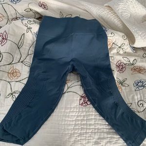 Blue lululemon crops